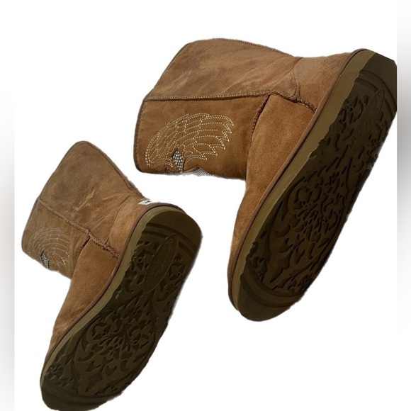 Montana West golden tan suede fur lined boots  angel wing cross design Sz 9 - Picture 4 of 11